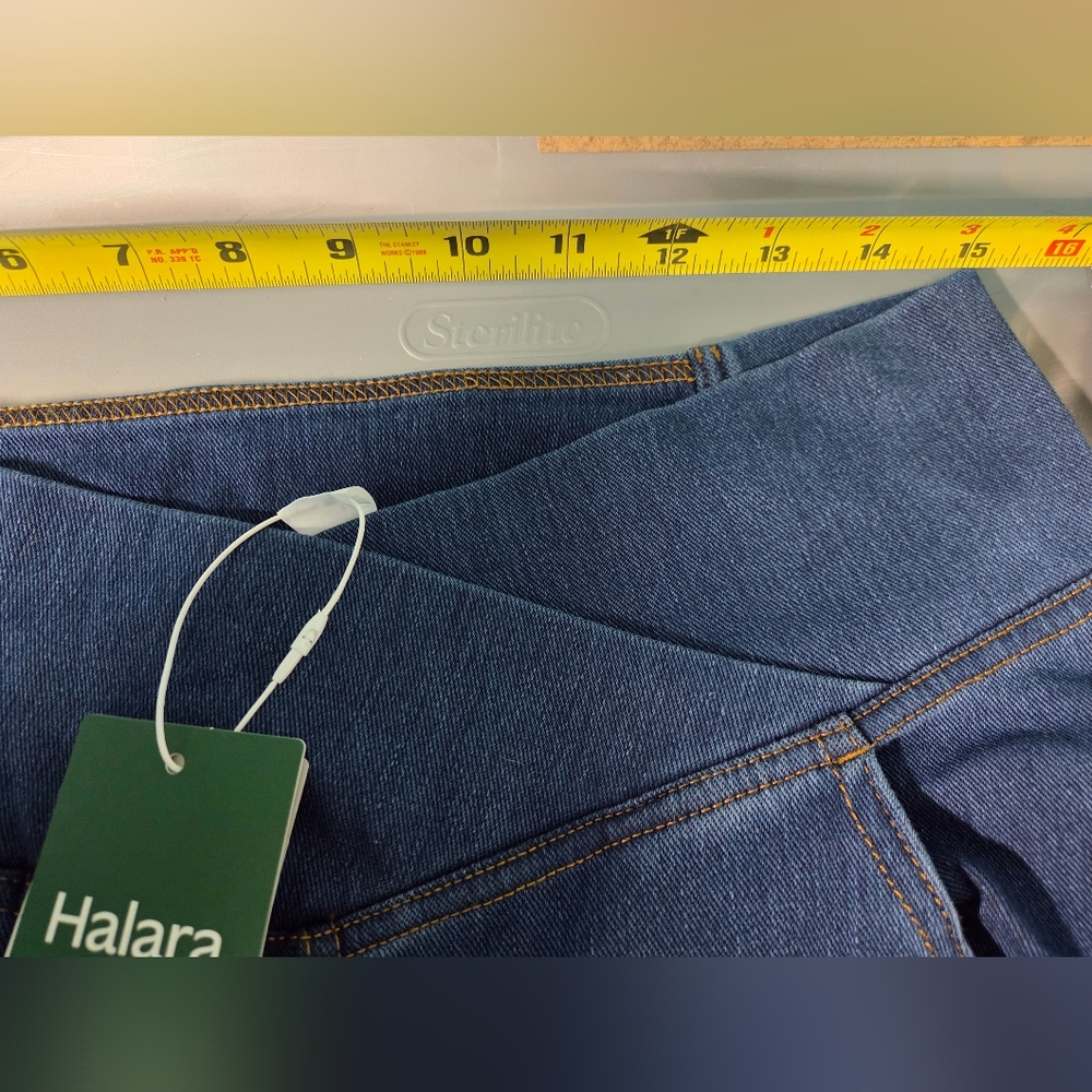 NWT Halara Flex™ High Waisted Crossover Pocket Washed Casual Jeans - Picture 7 of 7